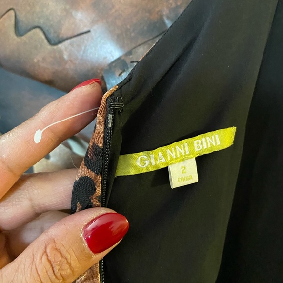 NWOT! “Gianni Bini” Leopard jumpsuit cropped legs. - Picture 7 of 11